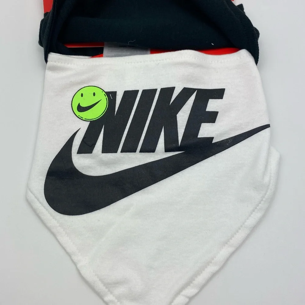 Baby Boy Smiley Face Bandana Bibs Nike (2-pack) Black & White 100% Cotton NWT
